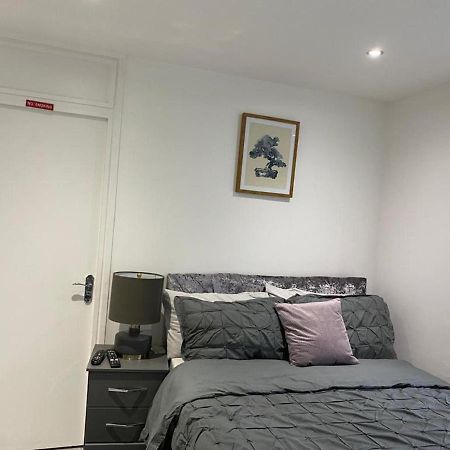Luxurious 2-Bed Apartment In Woolwich Londyn Zewnętrze zdjęcie