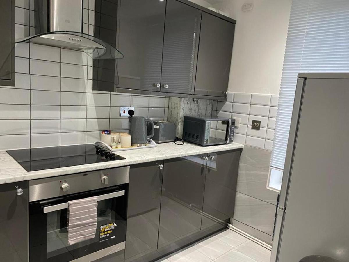Luxurious 2-Bed Apartment In Woolwich Londyn Zewnętrze zdjęcie